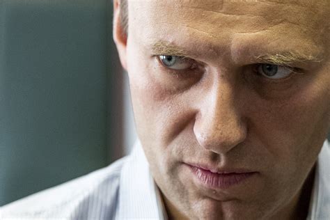  Navalny Zehirlenmesi Olayı: Rusya'nın İç Politiğini Sarsmak İçin Kullanılan Bir Silahmı?